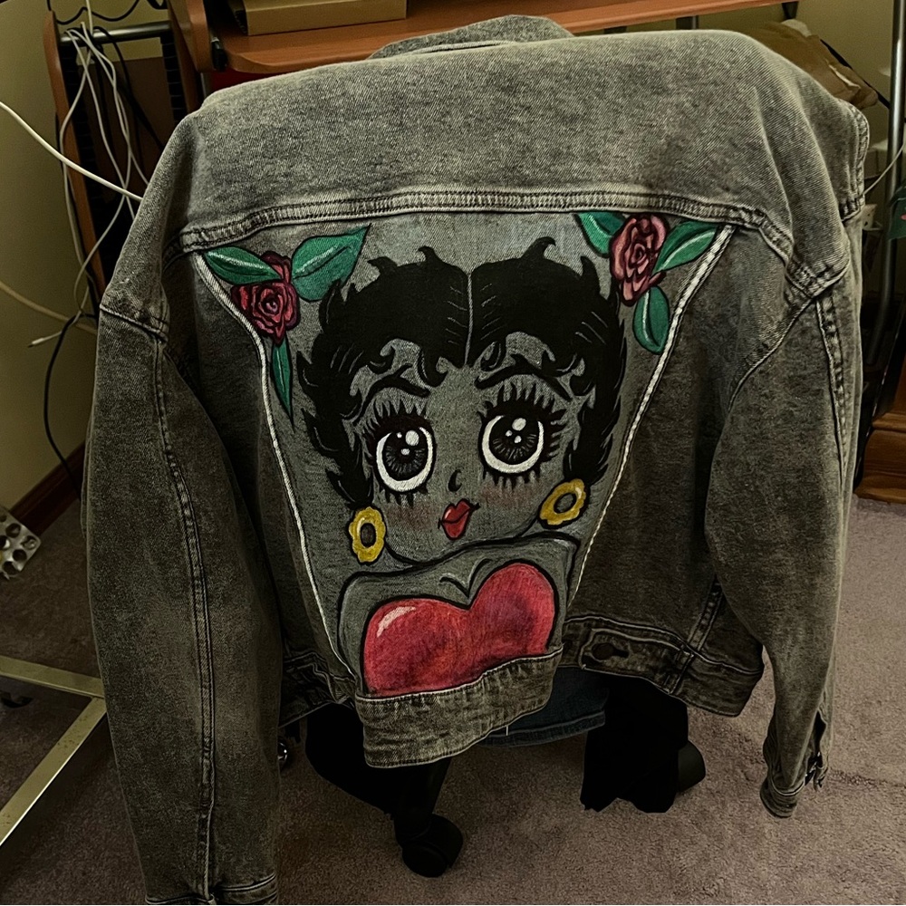 HAND PAINTED by me
Grey Denim jacket with BETTY BOOB